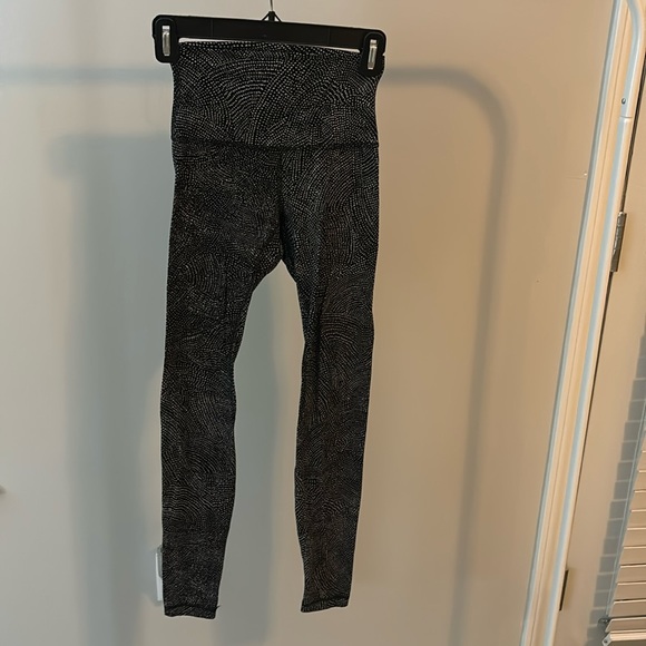 Lululemon black spotted leggings align 28” - Picture 1 of 3